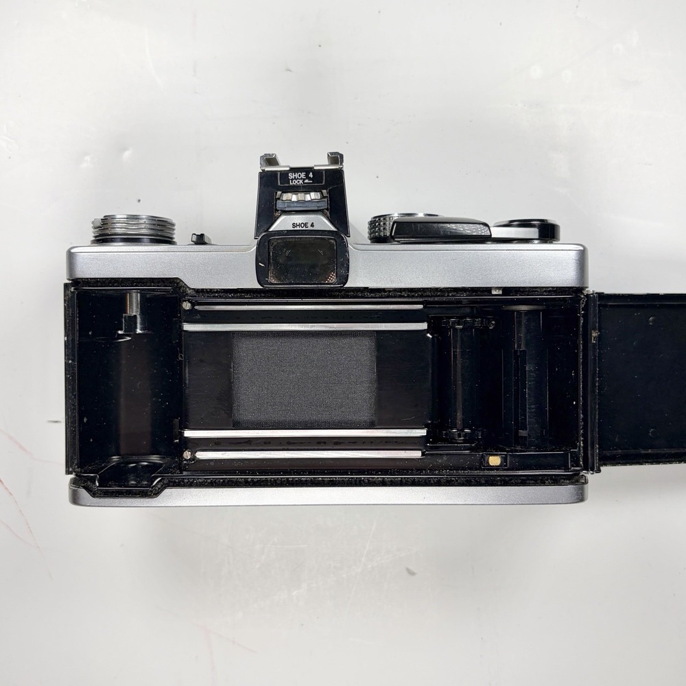 VTG Olympus OM-1N 35mm SLR Film Camera Body Only Silver REPAIR - Picture 4 of 12